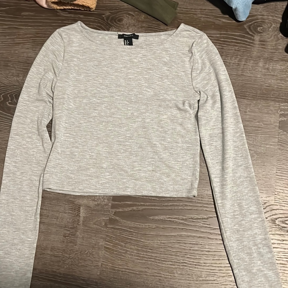 Forever 21 grey long sleeve tee
